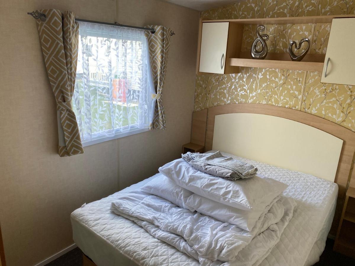 3 Bedroom 8 Berth Standard Basic Caravans With Hot Tub,Mountain Bikes Tattershall Exterior photo